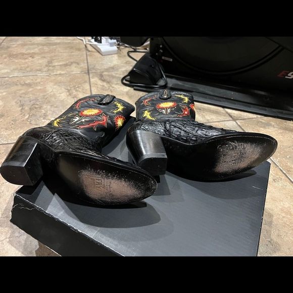 Frye-10- Fit like a 9–Hope Alligator Boots- Like 🆕 - Picture 9 of 9